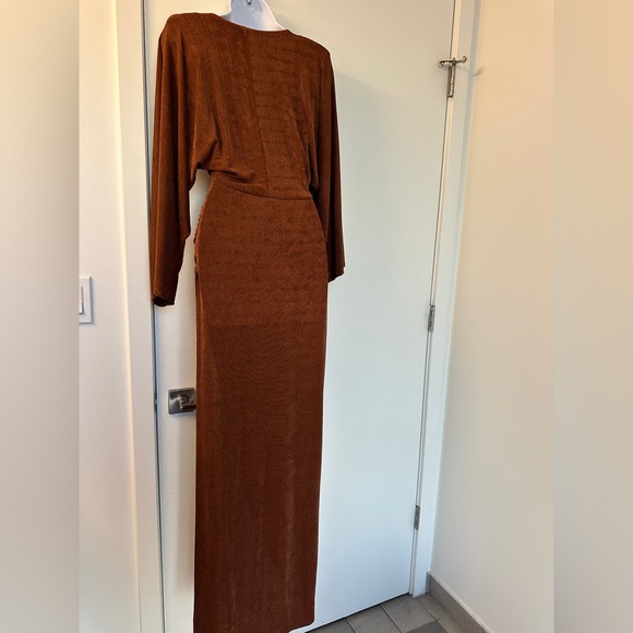 JLUXLABEL Elegant Deep V-Neck Long Sleeve Dress in Rich Brown - Picture 8 of 10